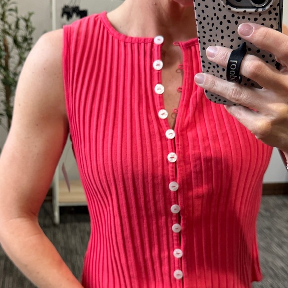 Sleeveless Ribbed Button-Front Top - Picture 2 of 5